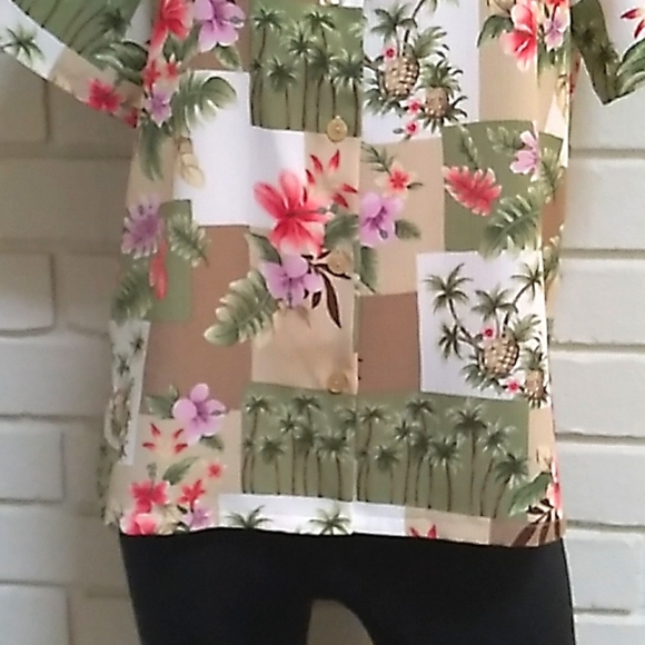 Bon Worth Tropical Print Button Up Blouse. Size XS Petite  NWOT - Picture 3 of 9